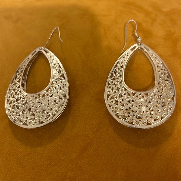 Silver earrings - Picture 1 of 3